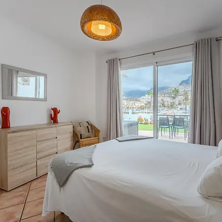 Huge Sunny Terrace Heated Pool * アデヘ