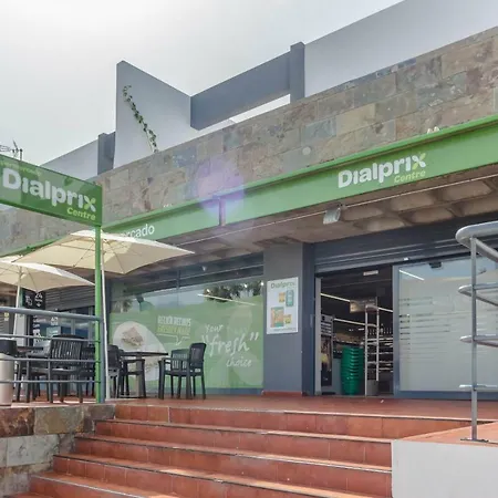 アパート Huge Sunny Terrace Heated Pool アデヘ