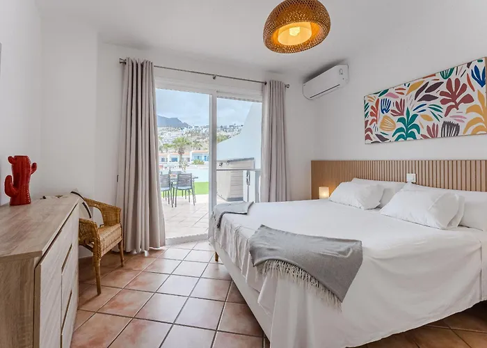 Apartment Huge Sunny Terrace Heated Pool