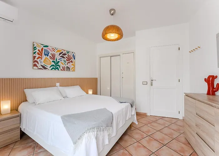 Huge Sunny Terrace Heated Pool