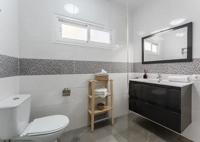 Huge Sunny Terrace Heated Pool Apartment *